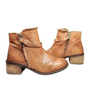 Diba True Tan Distressed Leather Fringe Boho Western Ankle Boots Block Heel 7.5